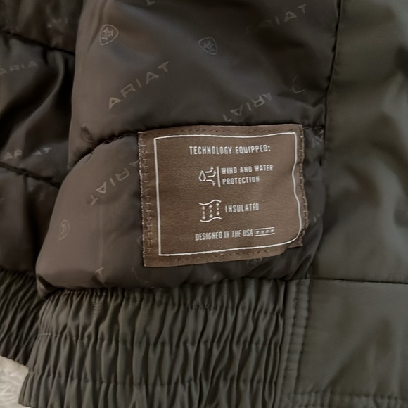 Ariat Insulated Jacket - Picture 4 of 7